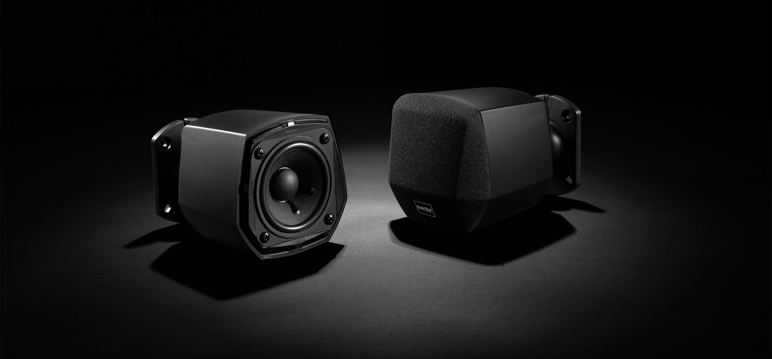 NEXT-Audiocom-w3-design-compact-speaker